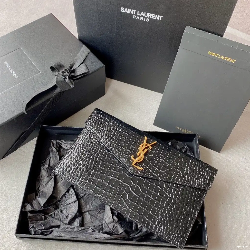 YSL POUCH UPTOWN 0519